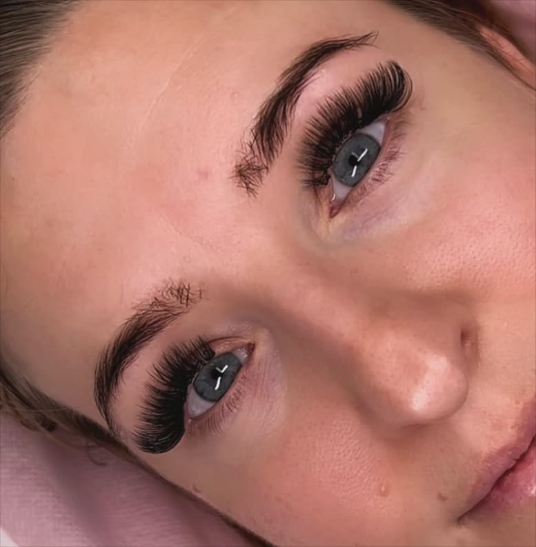 Mega volume lash extensions by TN Lashes & Beauty